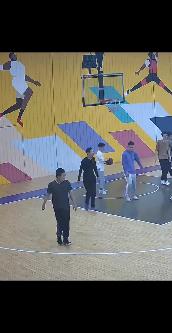 嘿嘿咱們也有自己的賈巴爾了