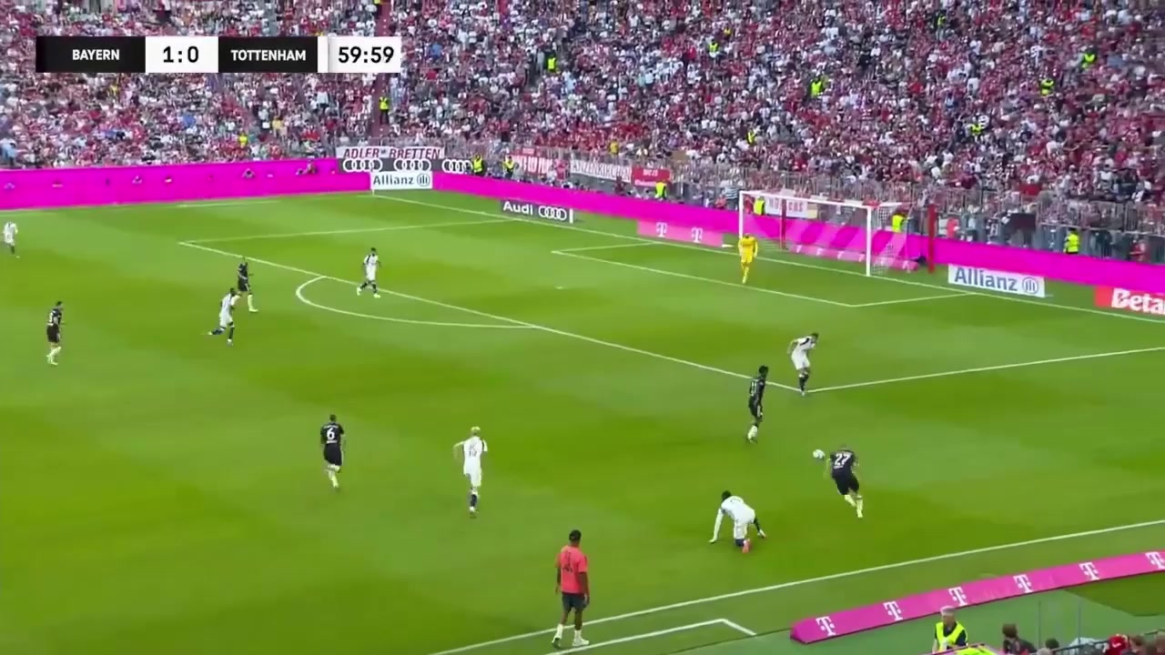 萊默爾斷球助攻科曼內切打入死角拜仁2-0領先熱刺