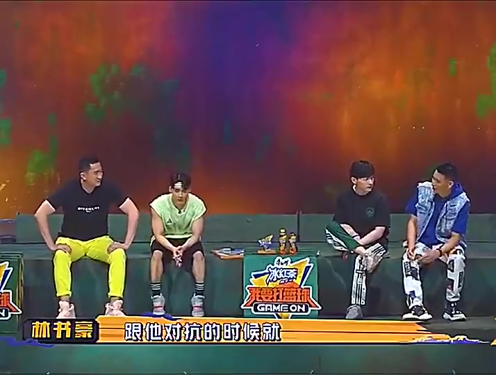 連手掌都有肌肉林書豪此前談老詹變態(tài)級身體實在沒法比 連手掌都有肌肉林書豪此前談老詹變態(tài)級身體實在沒法比